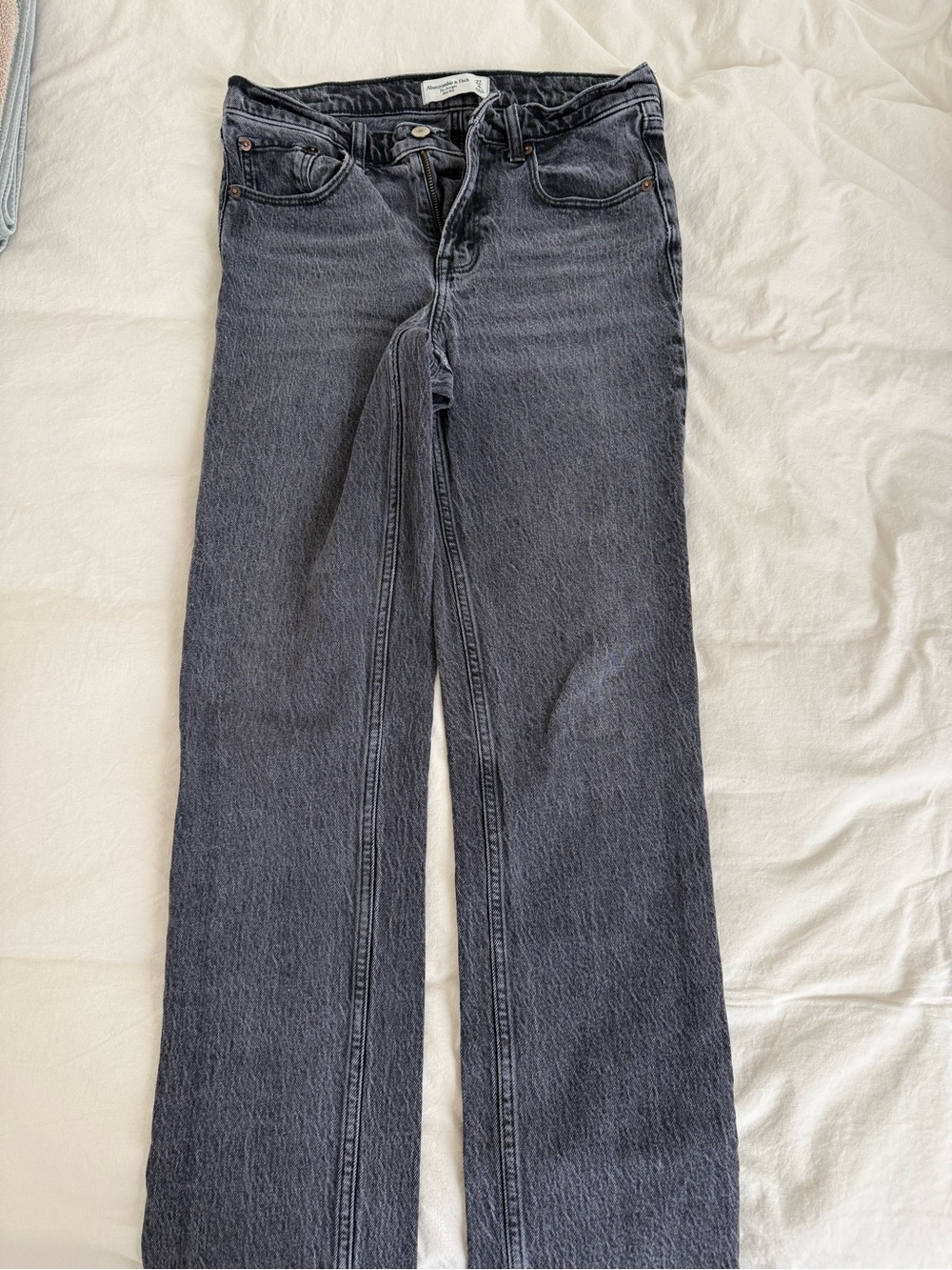 Abercrombie & Fitch Mid Rise Straight-Leg Jeans - size 27/4 long